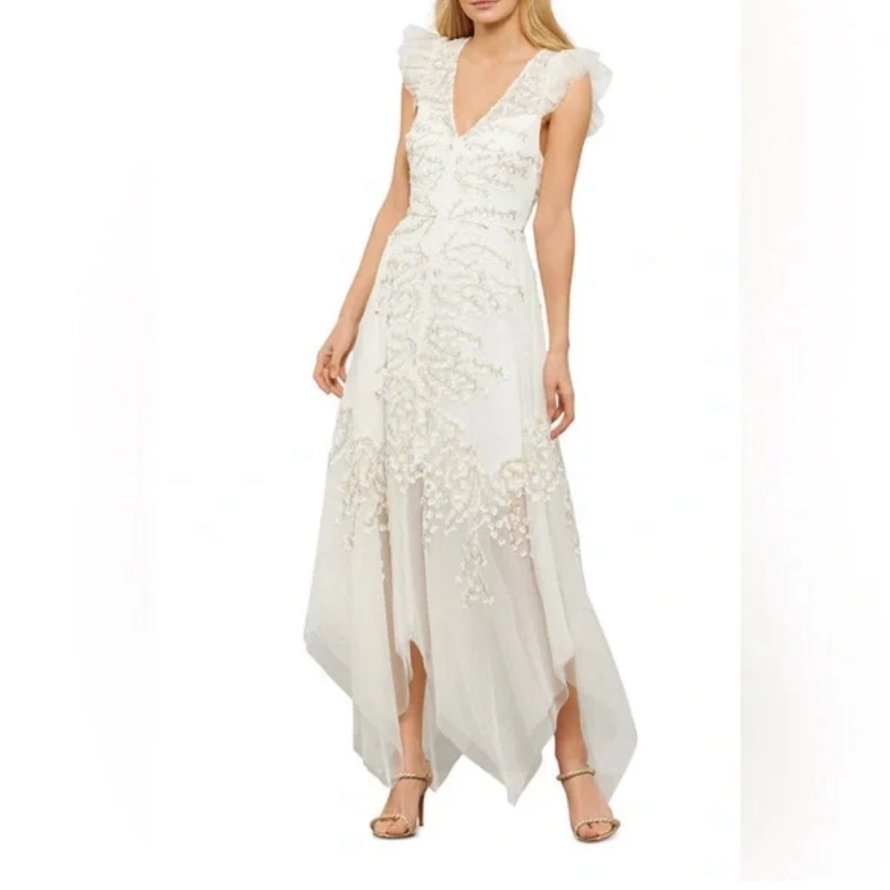 BCBGMAXAZRIA
Embroidered Tulle Gown